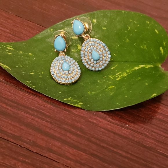 Gold plated Earrings with Small enhanced turquoise - Picture 2 of 4